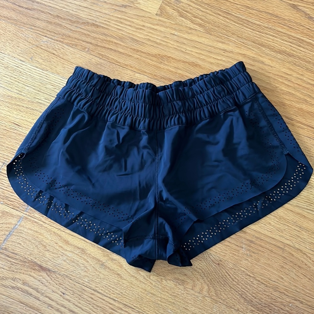 Lululemon short shorts